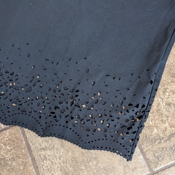 Torrid Skirt Stretchy Pencil Lacey Cut Out Hem Size 2 Black - Picture 6 of 12